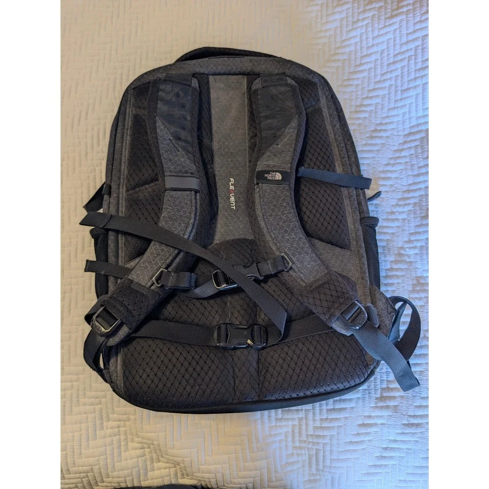The‎ North Face Borealis Backpack Gray Gold Flex Vent Laptop Daypack Work 28L